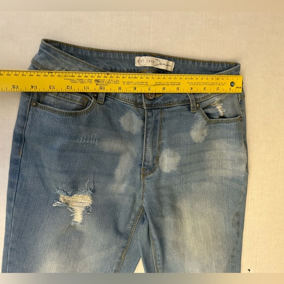 EST 1946 Denim Contemporary Blue Jeans Distressed with Natural Fading Sz-6. F8 - Picture 7 of 9